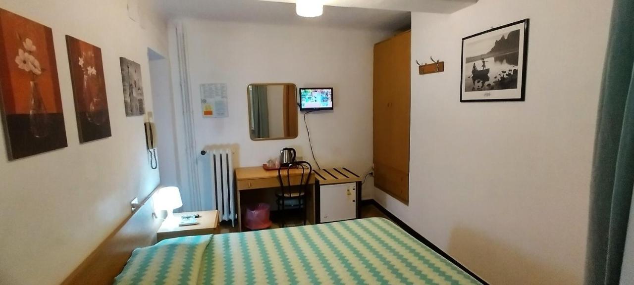 Hotel Major Genova Esterno foto