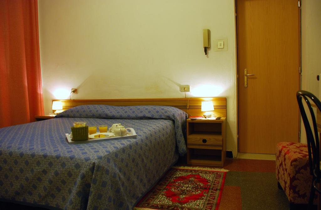 Hotel Major Genova Esterno foto
